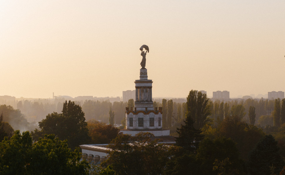 Режим роботи у вихідні: 14-15 листопада