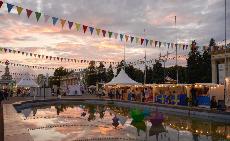 «Книжкова країна» тепер «Кольорова»: що очікувати від найбільшого книжкового фестивалю навесні 