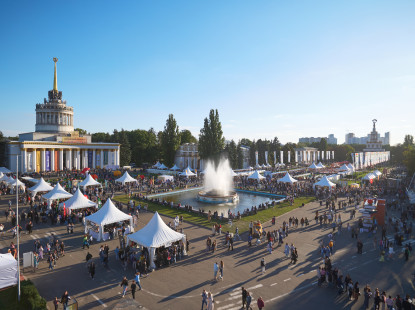 «Книжкова країна» тепер «Кольорова»: що очікувати від найбільшого книжкового фестивалю навесні 