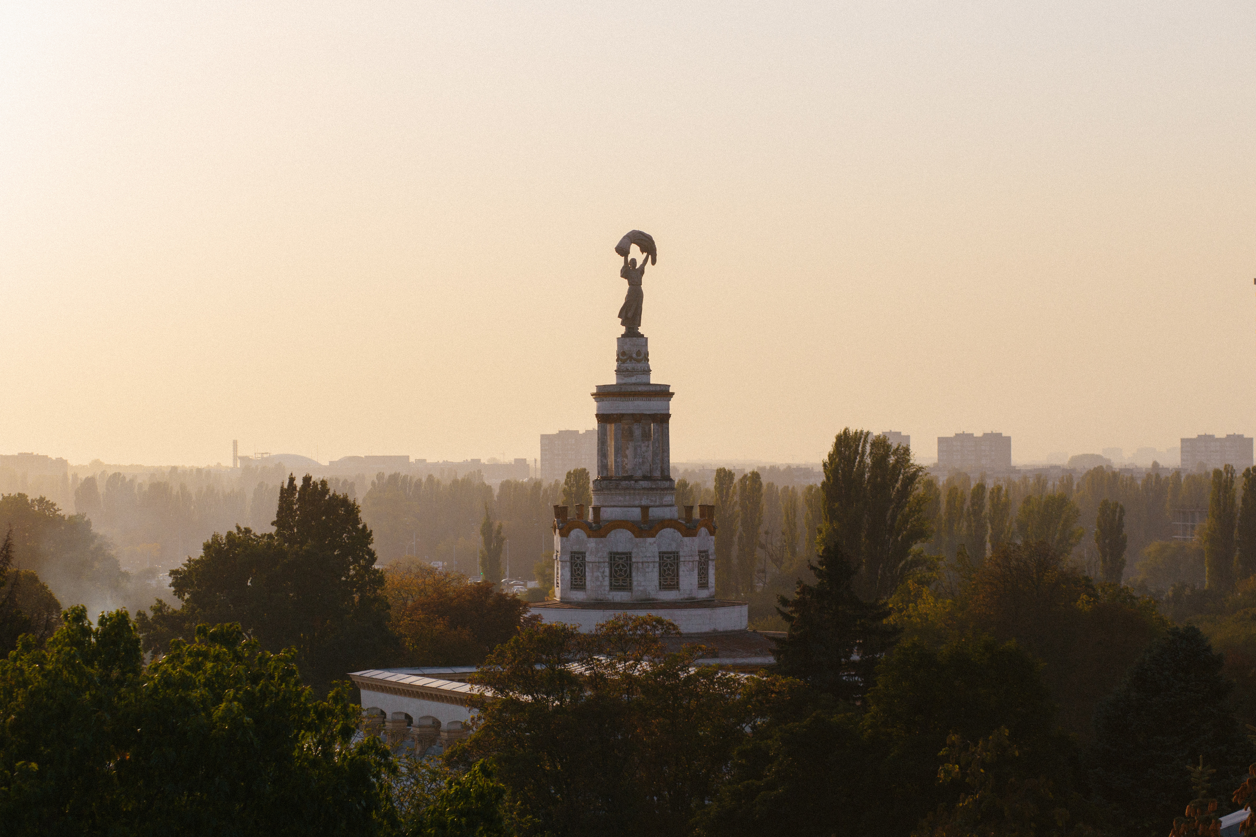 Режим роботи у вихідні: 14-15 листопада