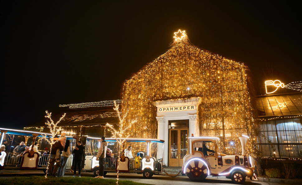 Оранжерея Чар на ВДНГ — місце, де квітнуть казкові історії навіть взимку. 