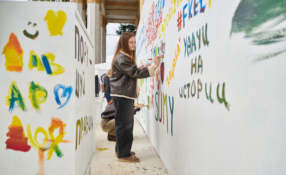 Попри дощ і вітер: на ВДНГ пройшла п’ята «Книжкова країна» та зібрала понад 71 000 гостей