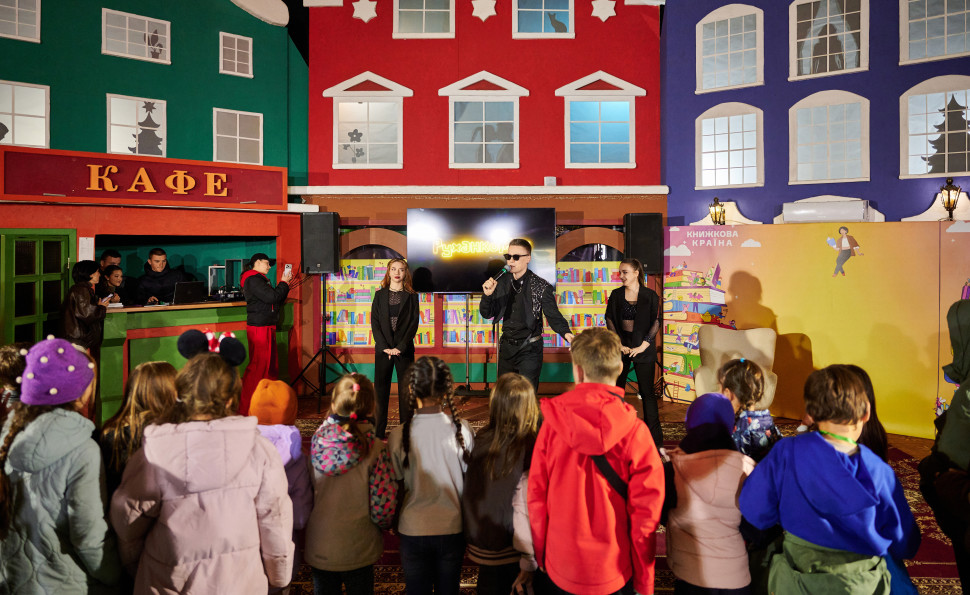 Попри дощ і вітер: на ВДНГ пройшла п’ята «Книжкова країна» та зібрала понад 71 000 гостей