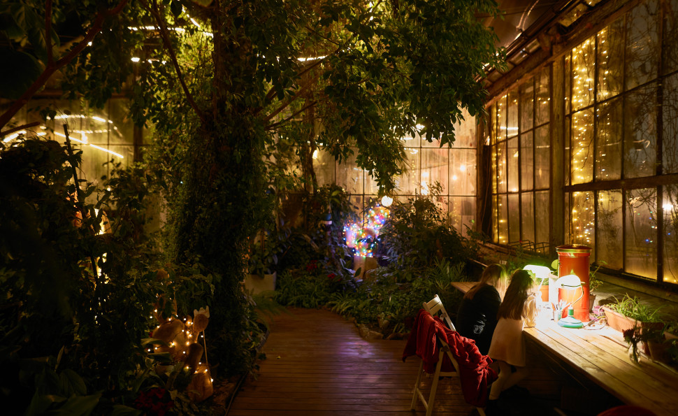 Оранжерея Чар на ВДНГ — місце, де квітнуть казкові історії навіть взимку. 