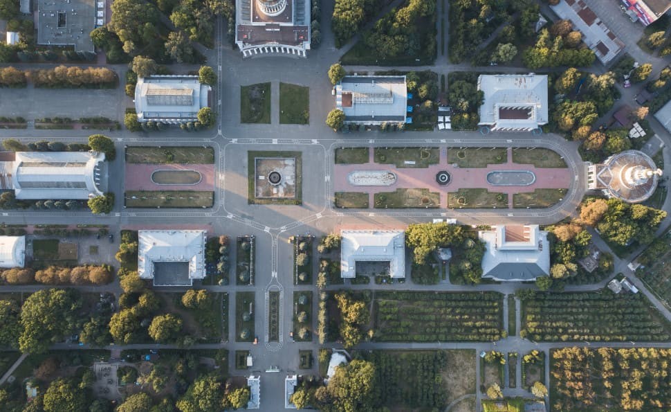 Парковка та заїзд автотранспорту на територію ВДНГ