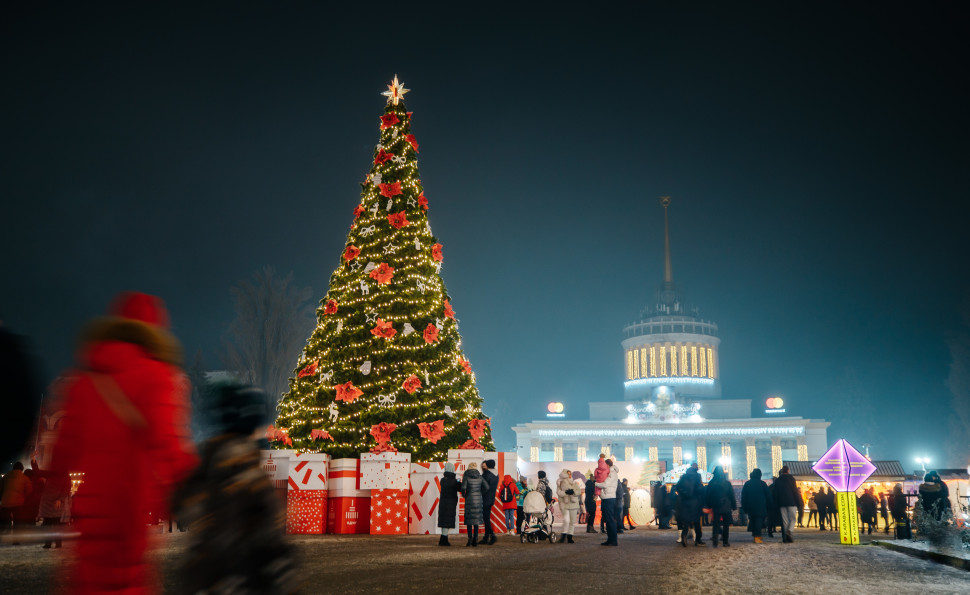 Святкова програма на 25, 26 та 27 грудня!