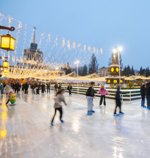 Ковзанка на ВДНГ — серце зимових розваг